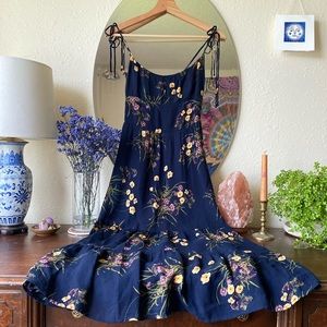 Reformation midi floral dress size 2! Tie straps wedding guest summer dress